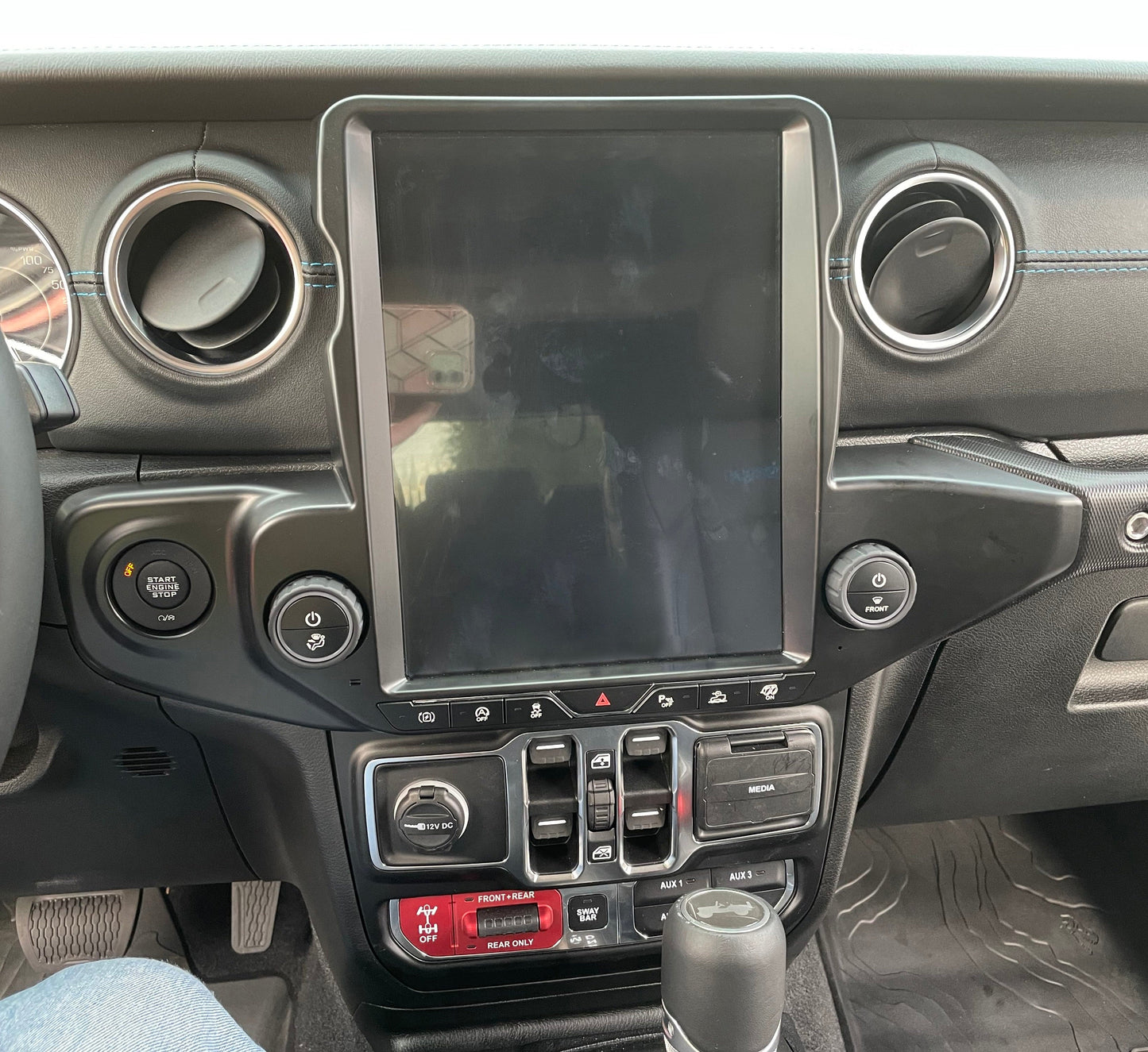 12.1” Android 13 Vertical Screen Navigation Radio for Jeep Wrangler JL 2018 - 2023 | Phoenix Automotive